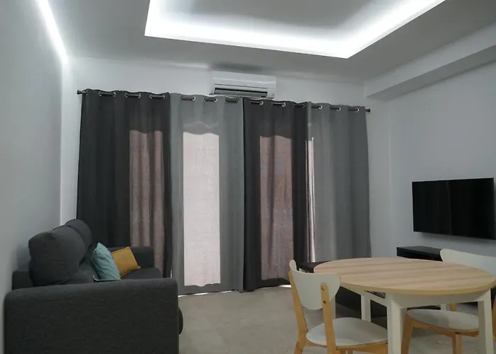 Turistico Hermanos Infantes * エステポナ